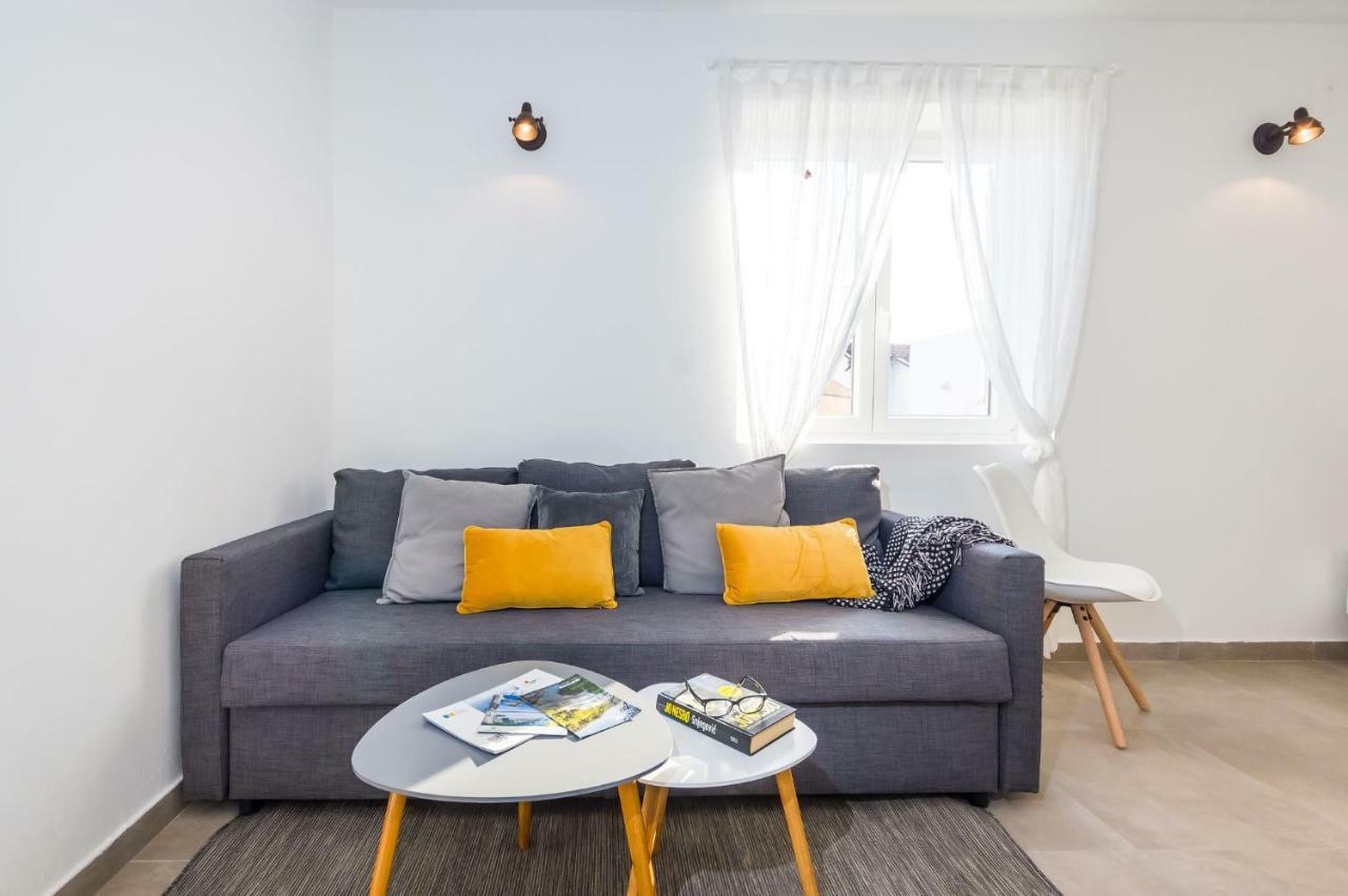 Sestrice Apartment Drage Exterior photo